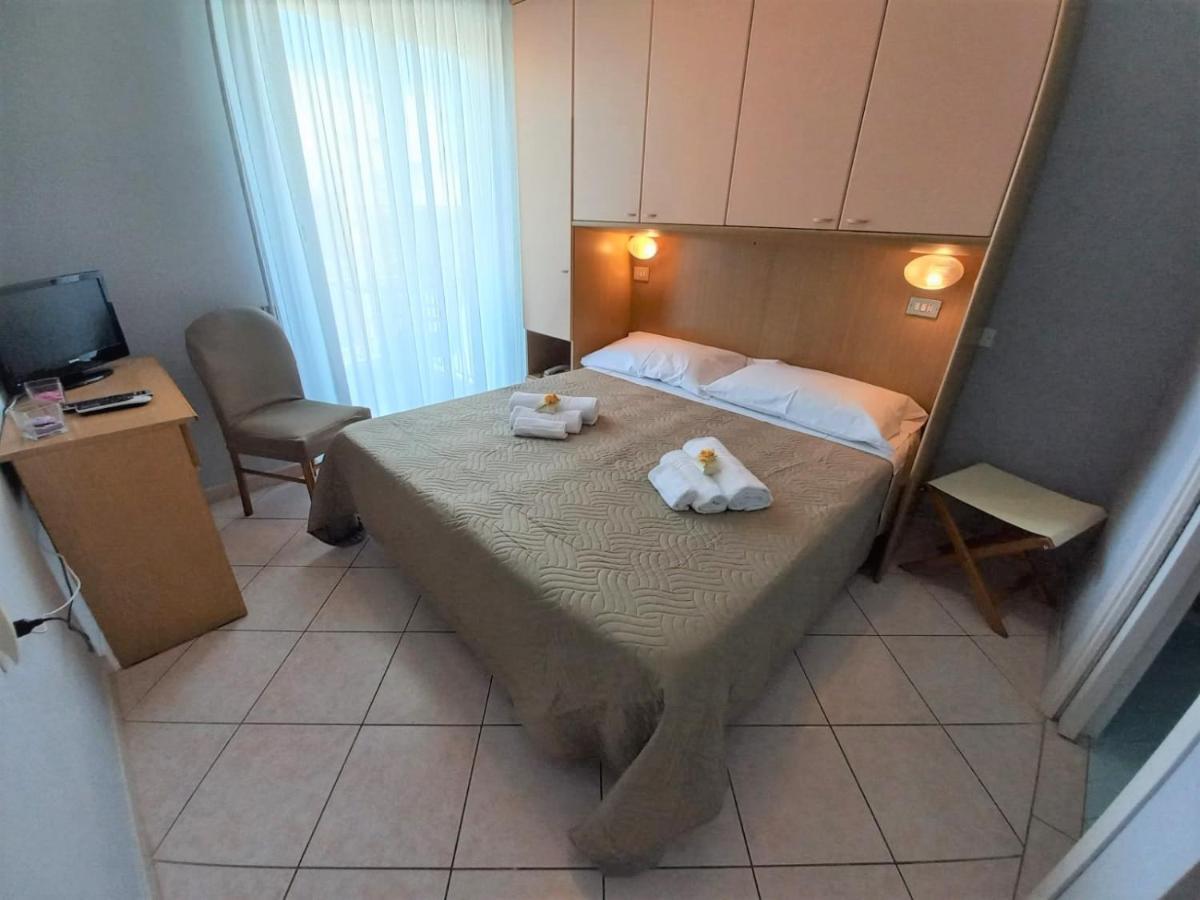 רימיני Hotel Venere מראה חיצוני תמונה