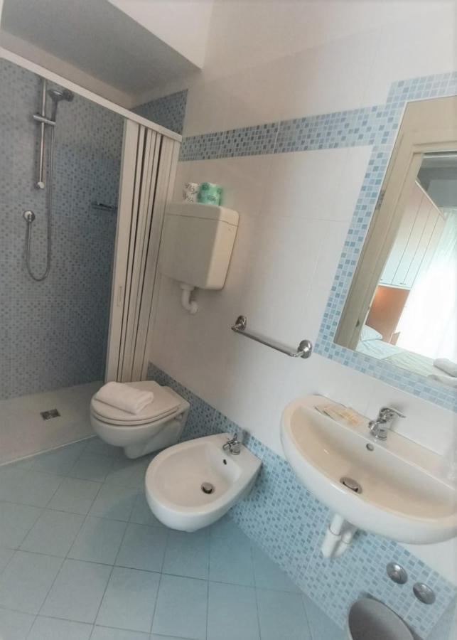 רימיני Hotel Venere מראה חיצוני תמונה