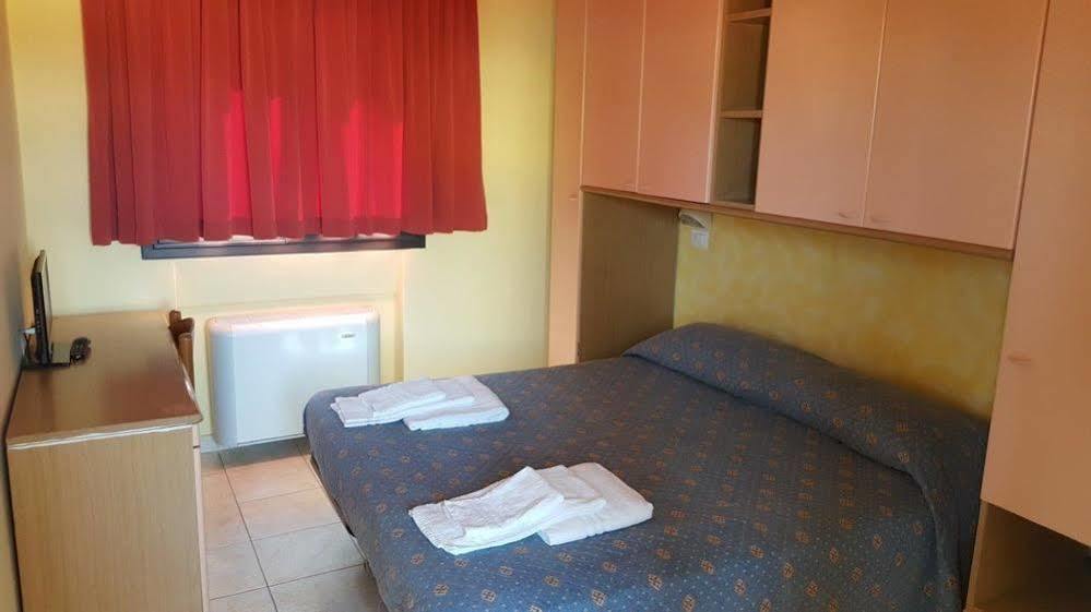 רימיני Hotel Venere מראה חיצוני תמונה